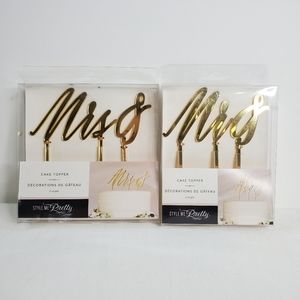 🏷 Style Me Pretty • Metallic Gold Mr. & Mrs. Cake Toppers